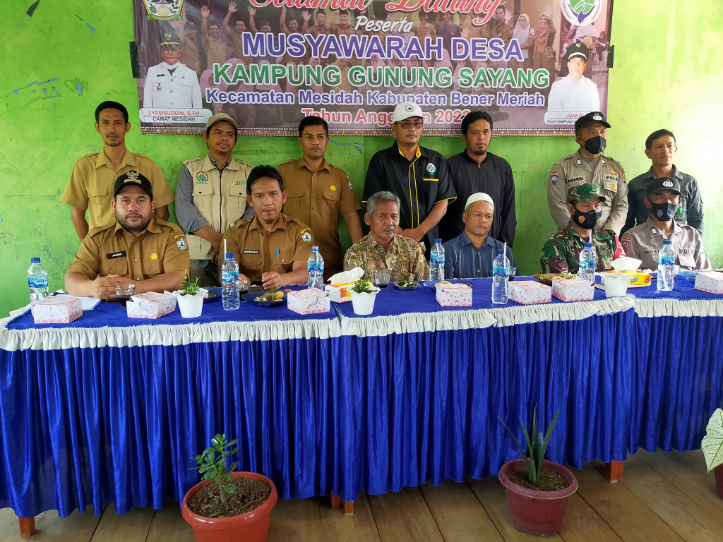 Foto Bersama Pengesahan APBDes Kampungb Tahun Anggaran 2022